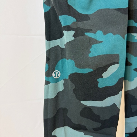 Lululemon Base Pace High-Rise Running Tight 25" Heritage 365 Camo Size 4 - Picture 5 of 8